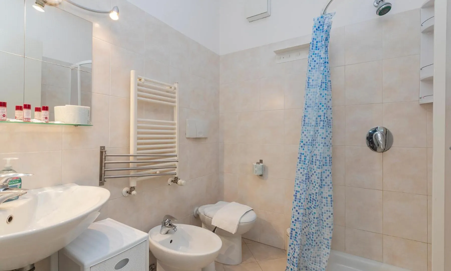 Xenia Apartments - Spacious Three-Room Apartment 10 Min From Linate Mediolan