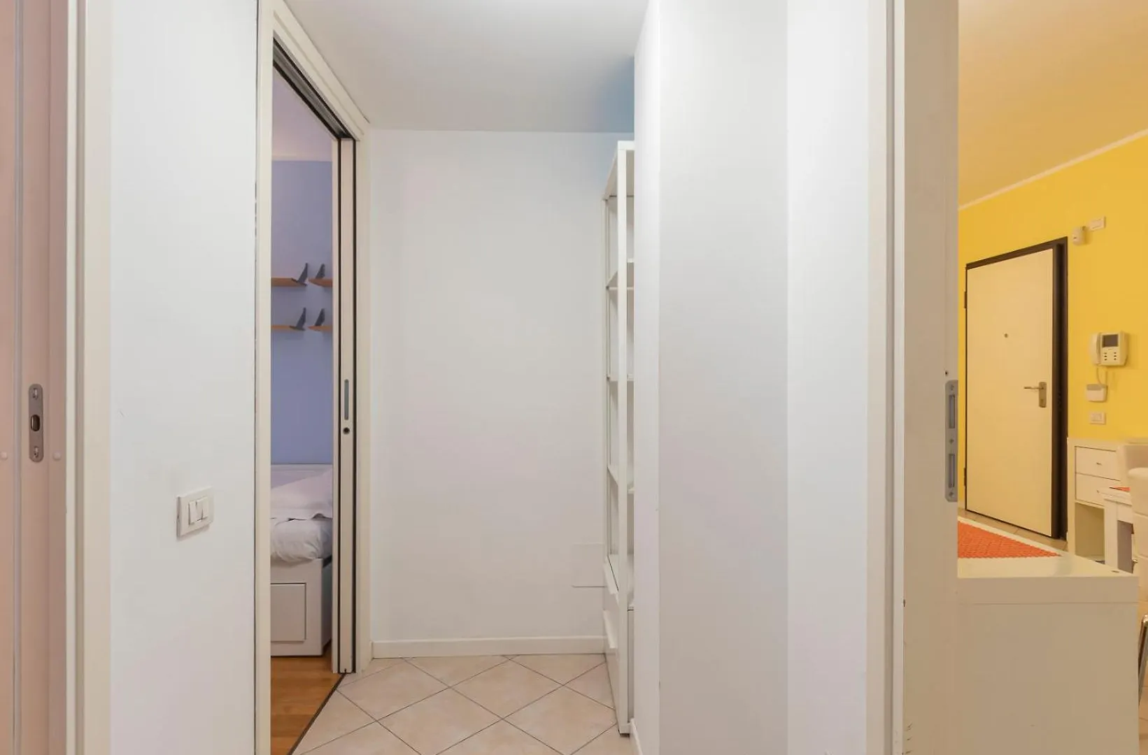 Xenia Apartments - Spacious Three-Room Apartment 10 Min From Linate Mediolan 0*,