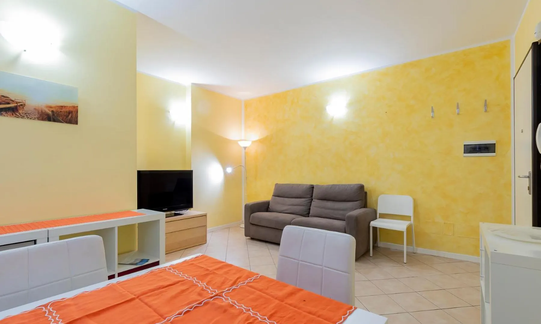 Xenia Apartments - Spacious Three-Room Apartment 10 Min From Linate Mediolan Włochy